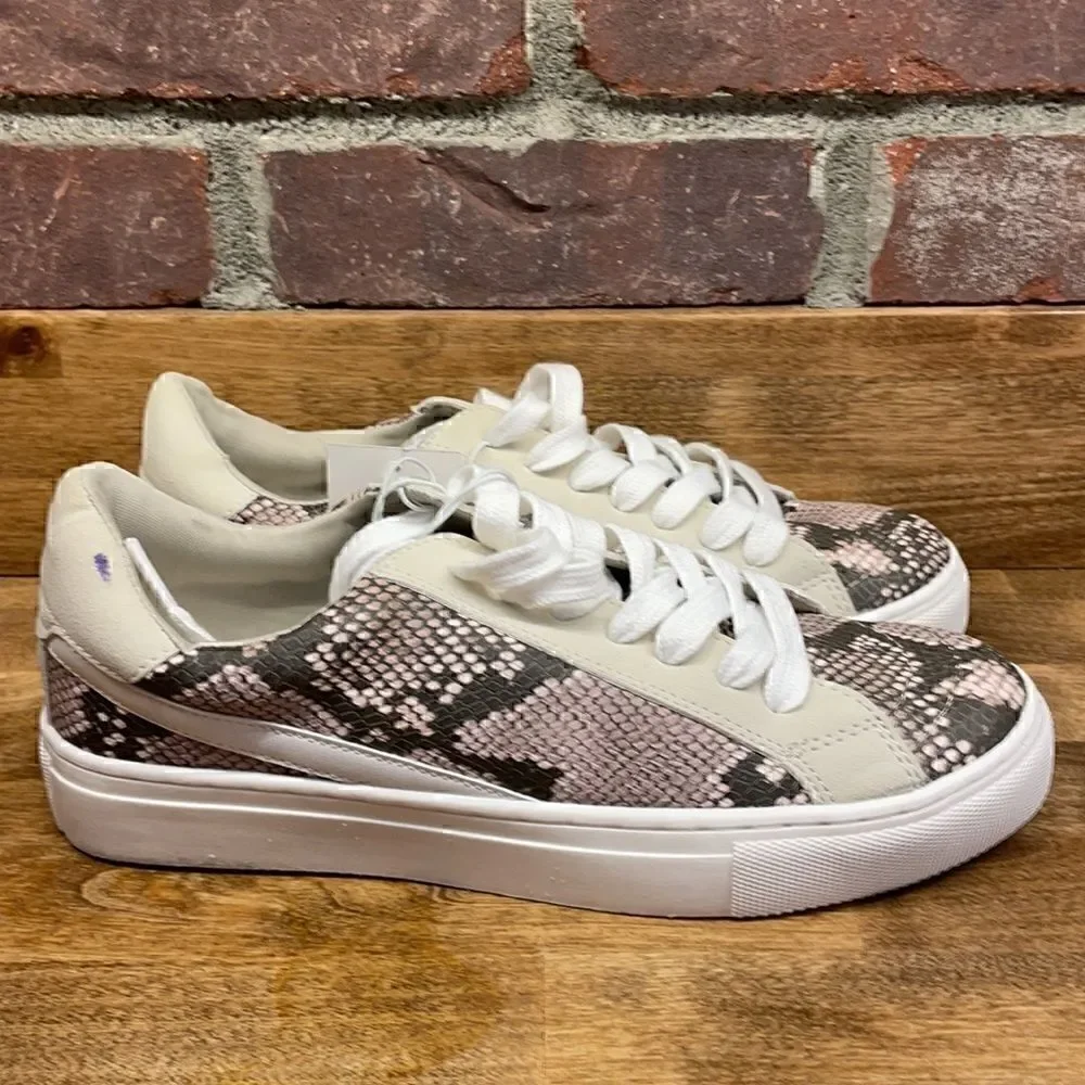 Women's Brittin Sneakers - Universal Thread